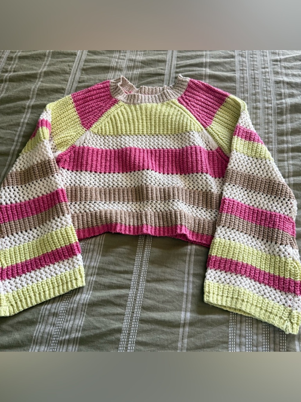 Knitted cropped sweater